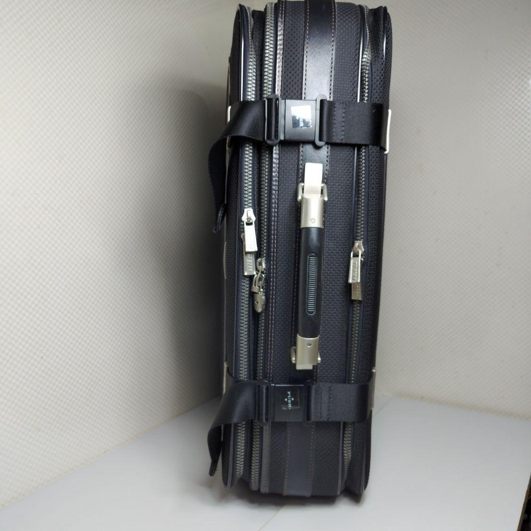 未使用近マルエム大型ビジネスカバン 高級出張カバン キー付き A3収納 黒色