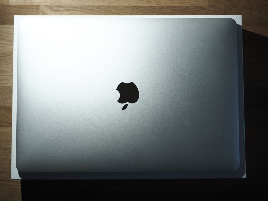 MacBook Air (M1) 16GB 256GB US配列 箱+付属品 Amazon.com: Apple MacBook Air with Apple M1 Chip, 13.3 inch, 16GB