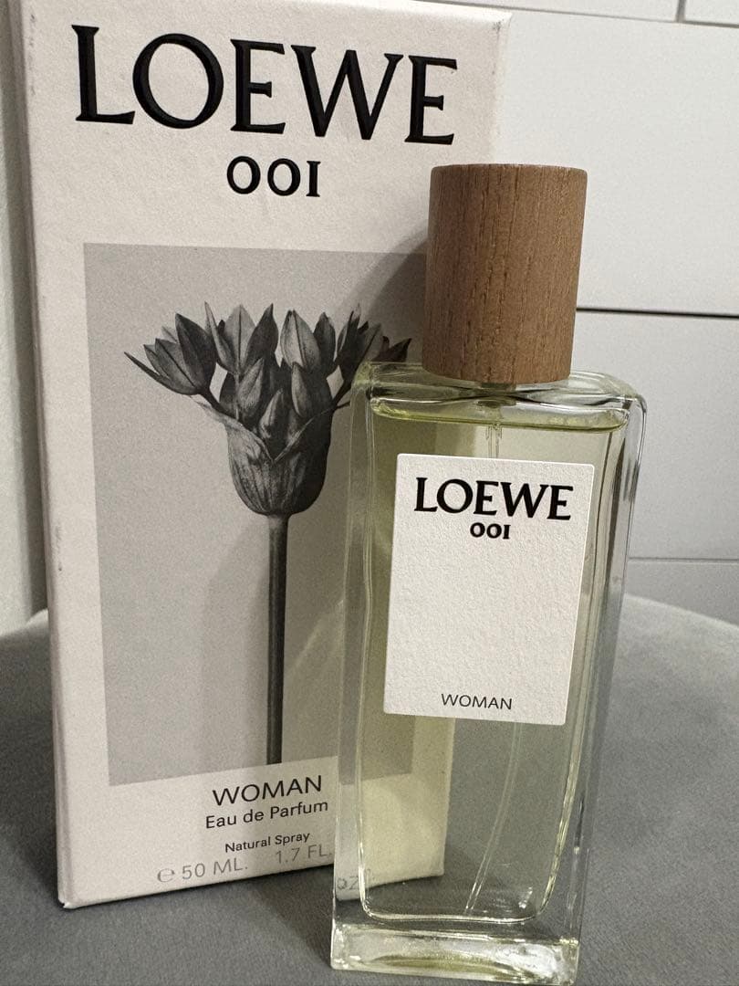 ロエベ LOEWE 001 WOMAN オードパルファム 50ml 箱付き Amazon | LOEWE(ロエベ) ロエベ 001 ウーマン オードパルファム 50mL