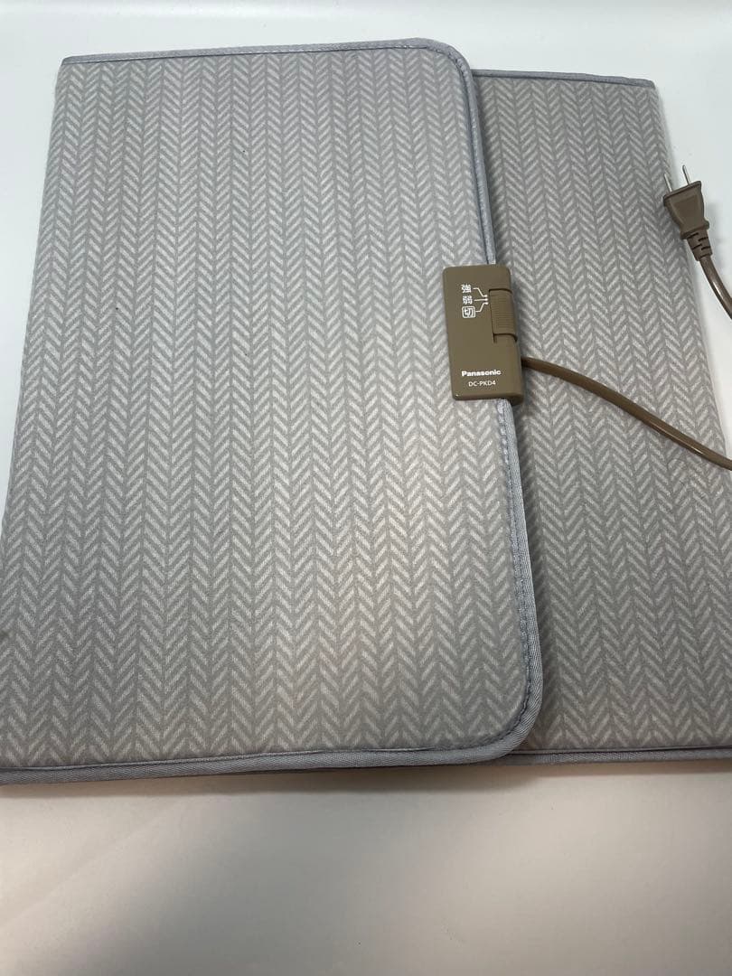 パナソニック デスクヒーター 2段階温度調整 DC-PKD4-H Amazon | パナソニック デスクヒーター 2段階温度調整 グレー DC-PKD4