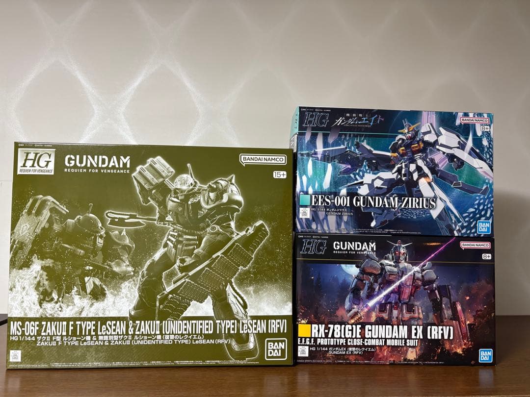 HG ガンダムジリウス&ガンダムEX&ザクII ルショーン機＆無識別型ザクⅡ ガンダム 復讐のレクイエム」ルショーン機の“ザクII F型”と“無識別型