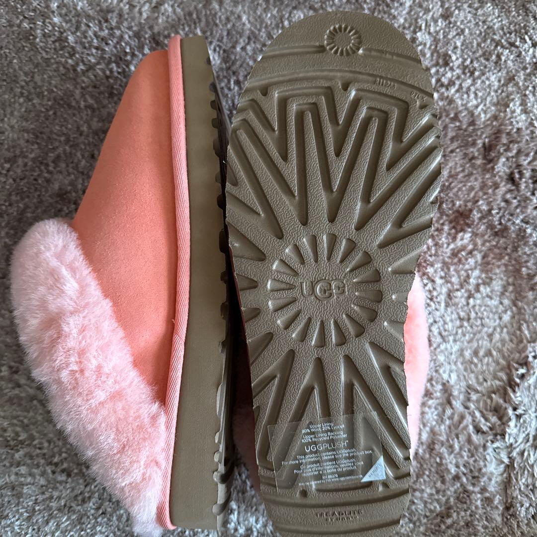 UGG ピンクのムートンサンダル 未使用 サイズ39 25cm - メルカリ