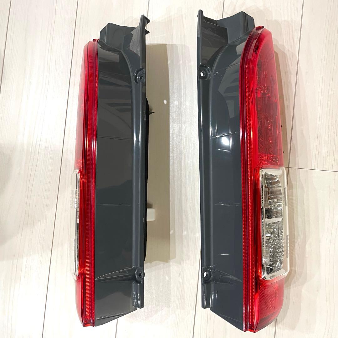 ハイエース トヨタ純正 テールランプ 7型外し