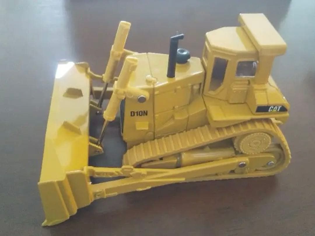 CAT D10N Tractor ノースコット社製 1/50スケール - メルカリ