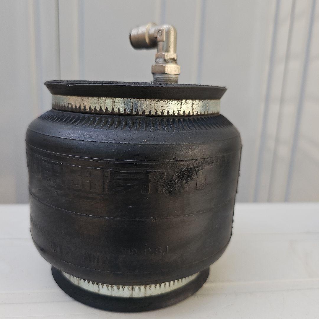 エアサス☆ユニバーサルエアー☆非貫通エアバッグ2個Set売り - メルカリ