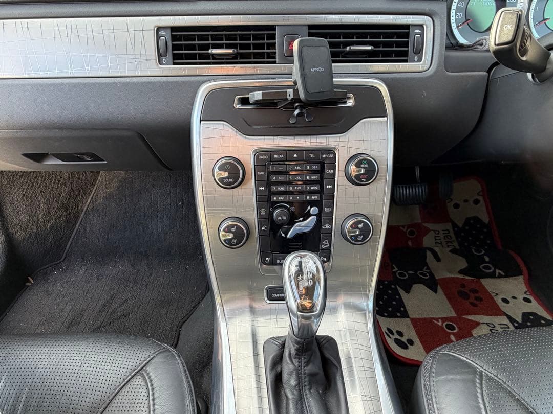 パーツ Volvo XC70 AWD 3.0L - 118,000km