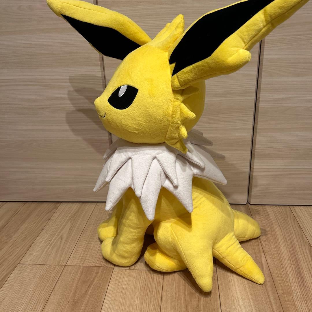 ポケモンセンター 等身大サンダース ぬいぐるみ - メルカリ