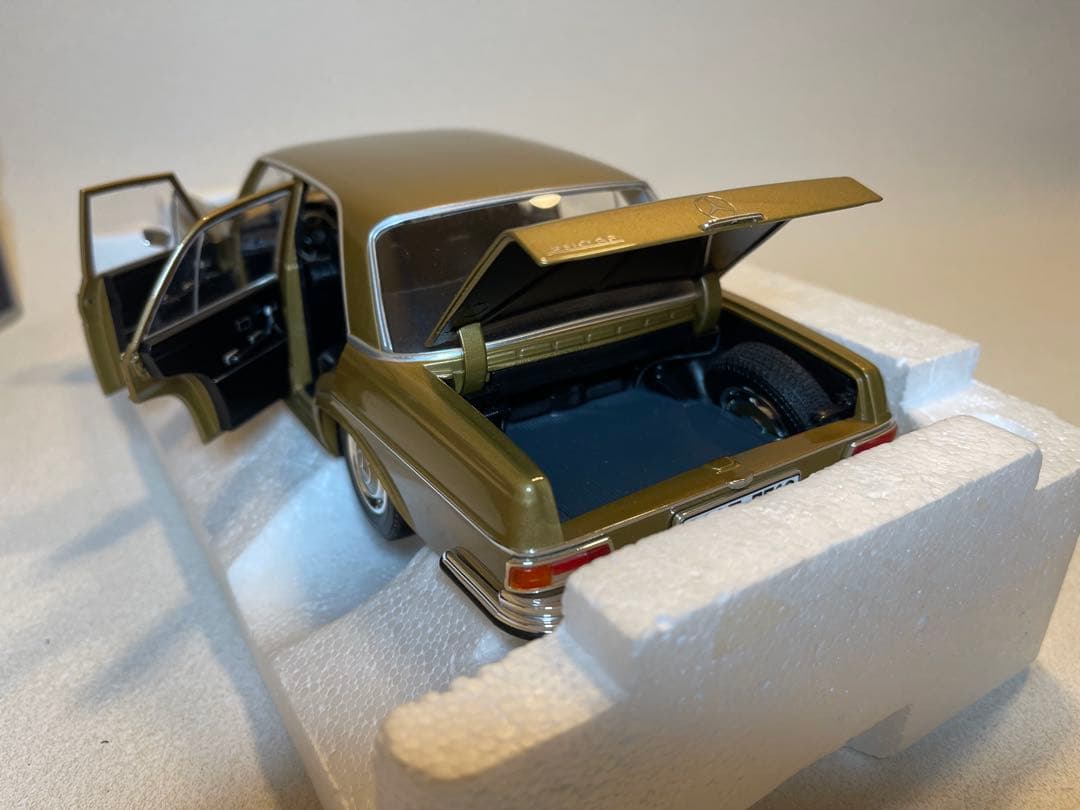 訳あり！ ノレブ社製 1/18 メルセデス-ベンツ 280SE 1969！