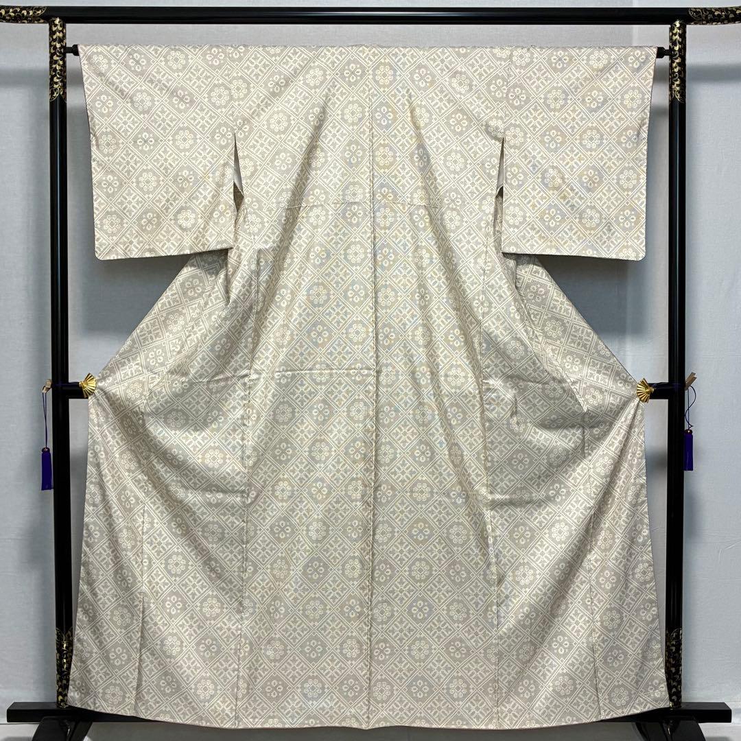 D118 本場白大島紬 華文 正絹 着物 袷 しつけ糸付き未使用極美品 楽天市場】白大島紬の通販