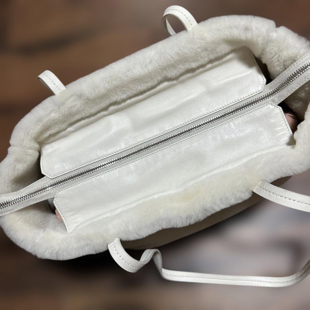 ミュウミュウ 激カワ！白 ファーバッグ！