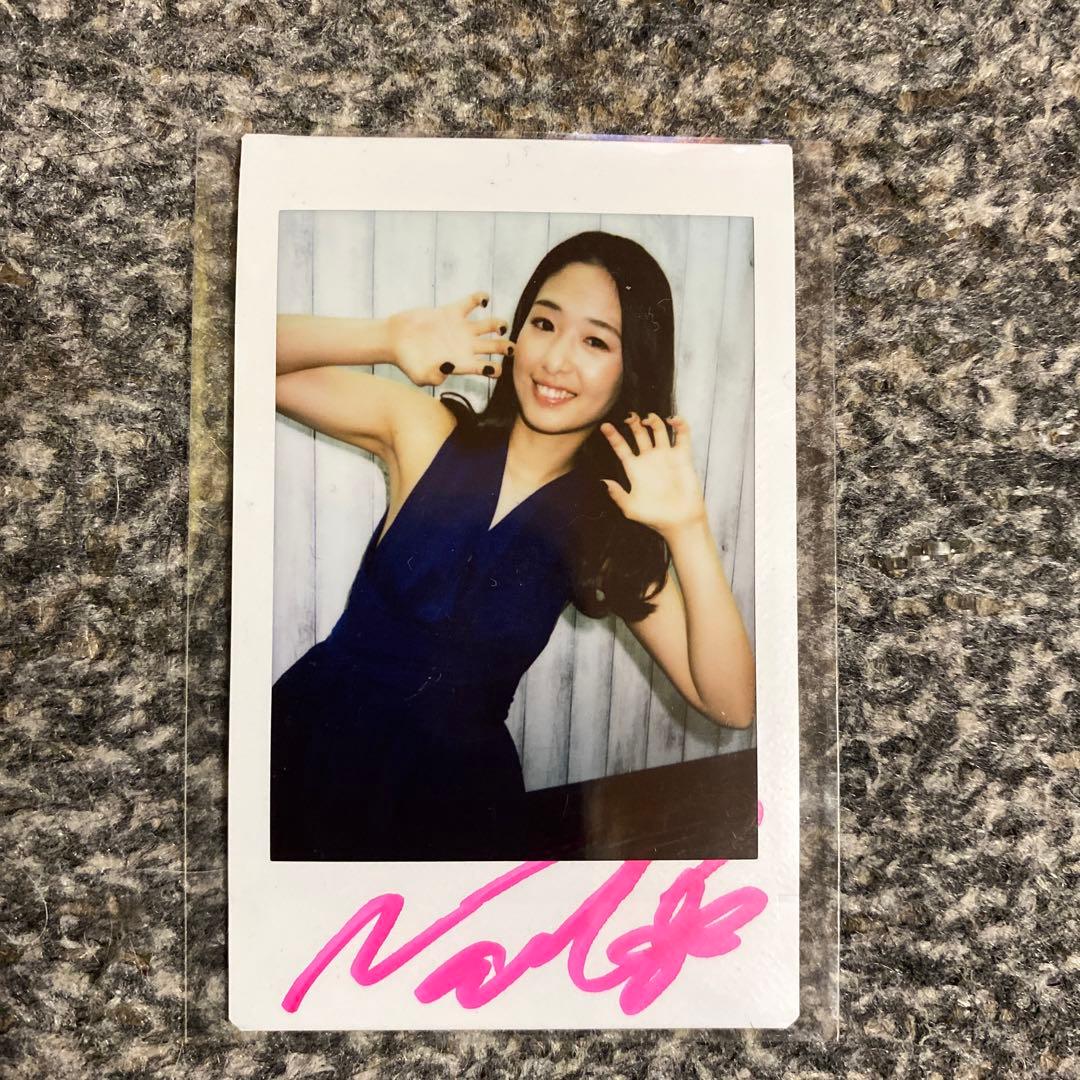 川上奈々美さんのDVDと、サイン入りチェキ