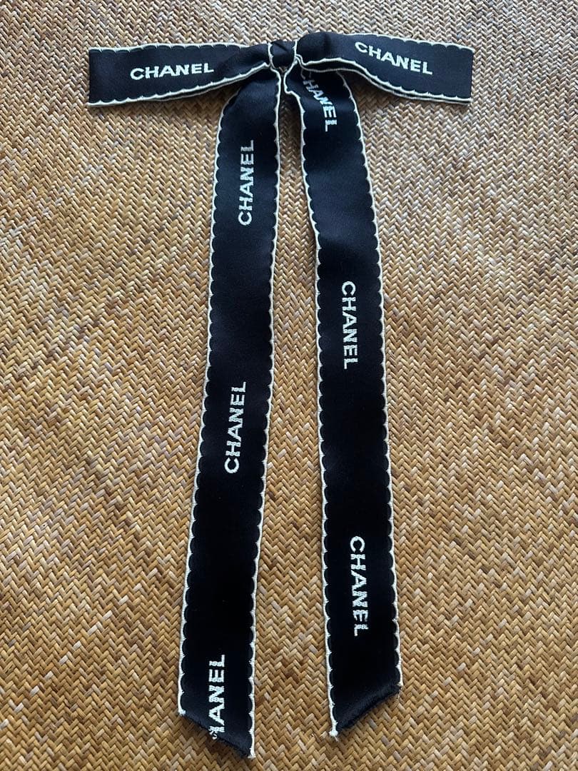 CHANEL ブラックリボンブローチ CHANEL Pre-Owned リボン ブローチ | ブラック | FARFETCH JP