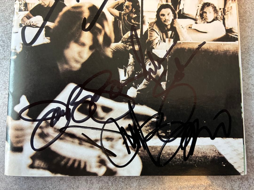 BON JOVI The Best Of 「クロスロード」直筆サイン入り Bon Jovi Cross