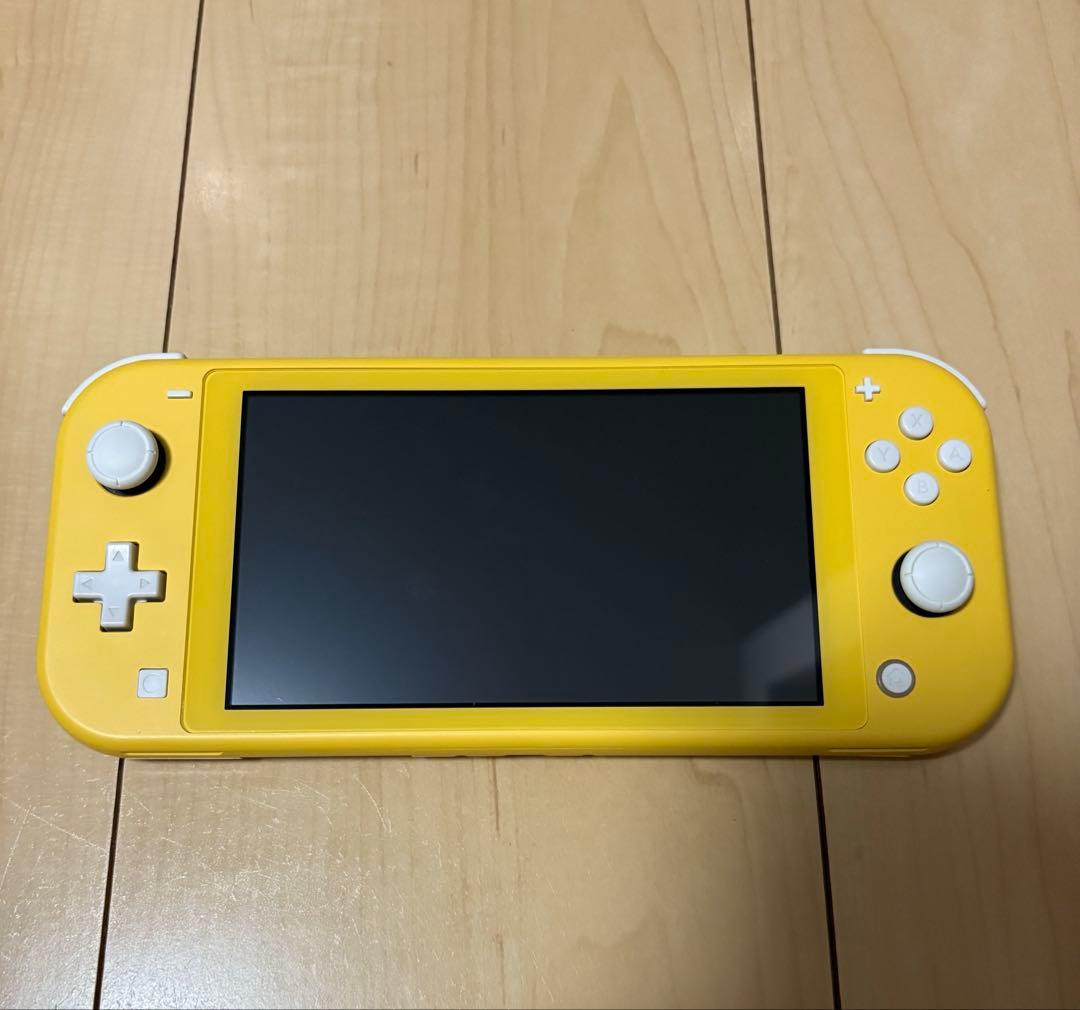 Nintendo Switch Lite イエロー 本体　充電器あり Amazon.com: Nintendo Switch Lite - Yellow : Video Games