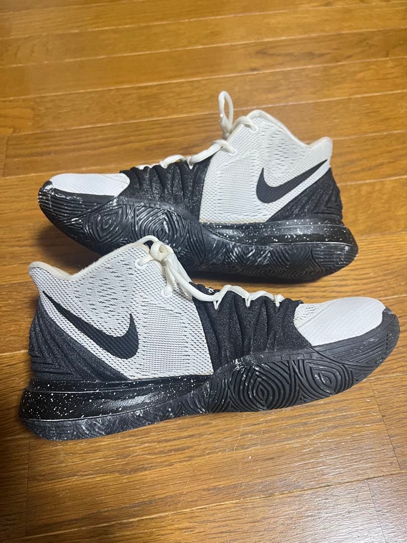 NIKE カイリー5 26.0cm