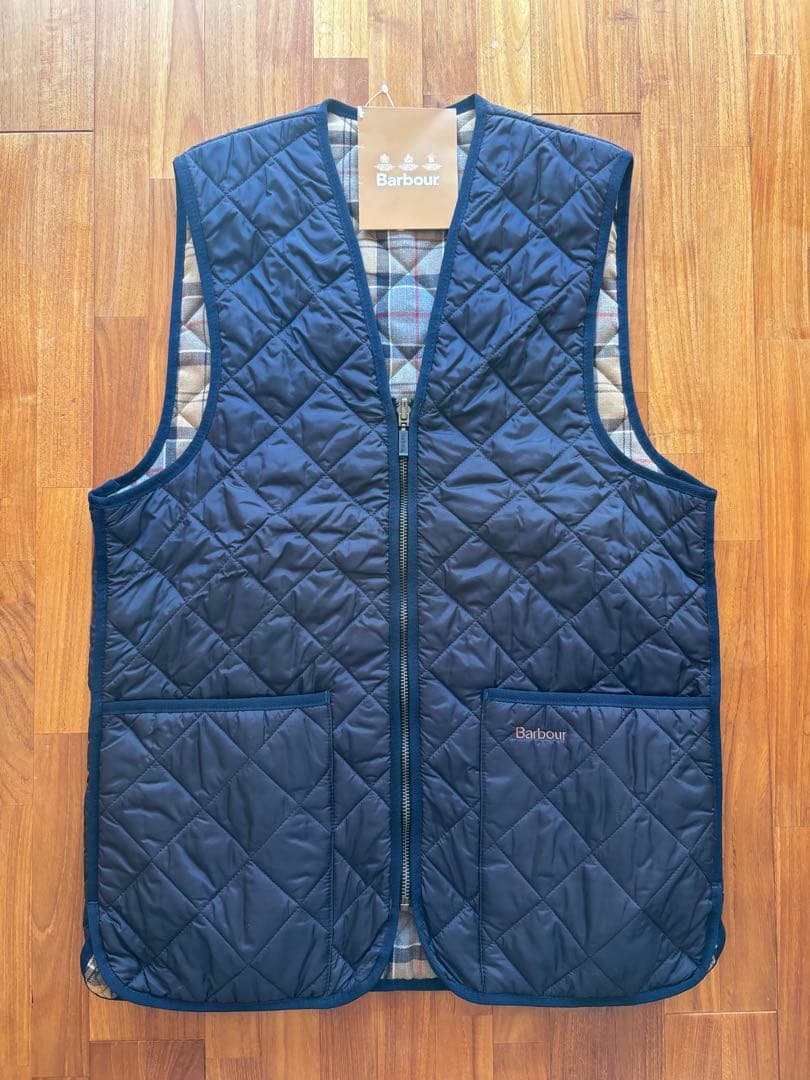 Barbour ネイビー キルティング ベスト 中古・古着通販】Barbour (バブアー) キルティングベスト ネイビー