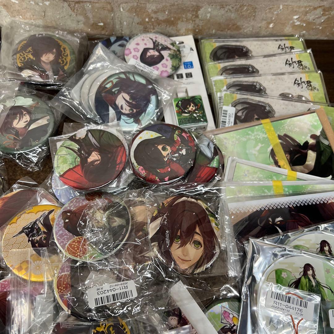 R*O様 M3【保管品】②剣が君 鈴懸 グッズ 大量 まとめ 缶バッジ