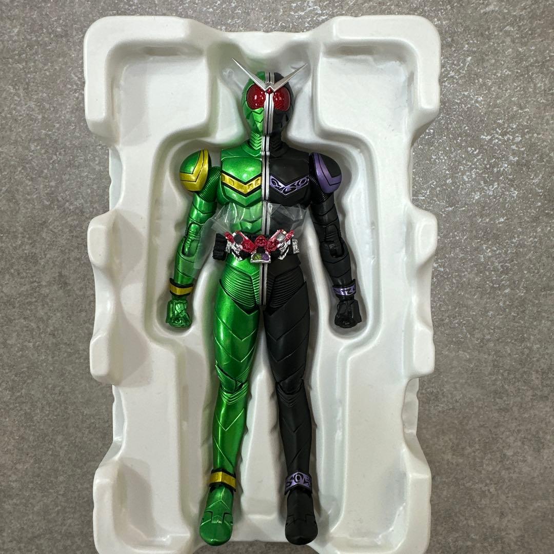 S.H.Figuarts 真骨彫製法 仮面ライダーW サイクロンジョーカー