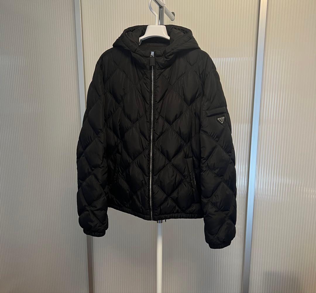 PRADA プラダ メタルロゴ ワッペン フーデッド ダウン ジャケット 52