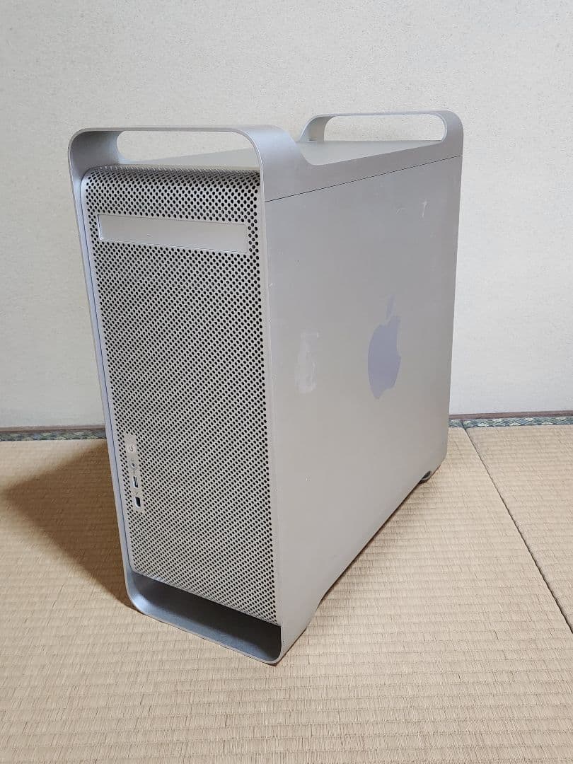 Apple powermac G5本体とキーボード Powerhouse Collection - ⁨Apple PowerMac G5 keyboard⁩, 2004