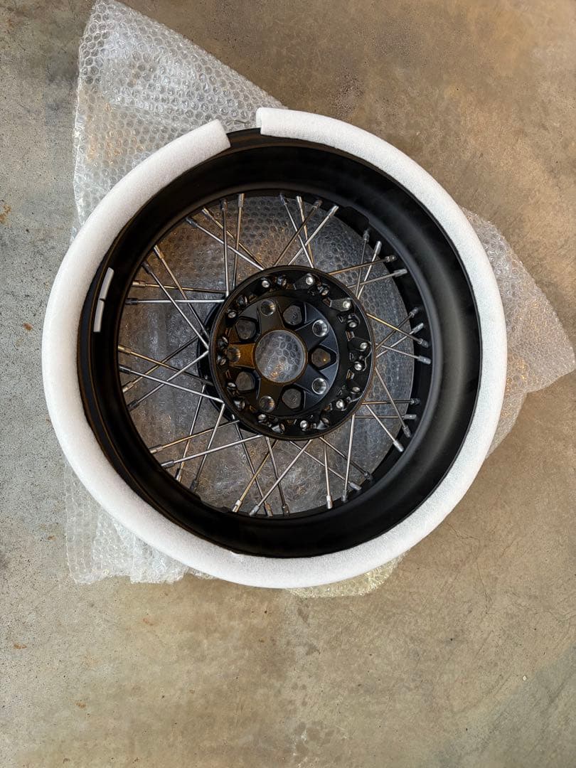 Rninet 純正ホイール前後セット　新車取外し RnineTのホイールが変わりました【BMW RnineT pure 2022】 - YouTube