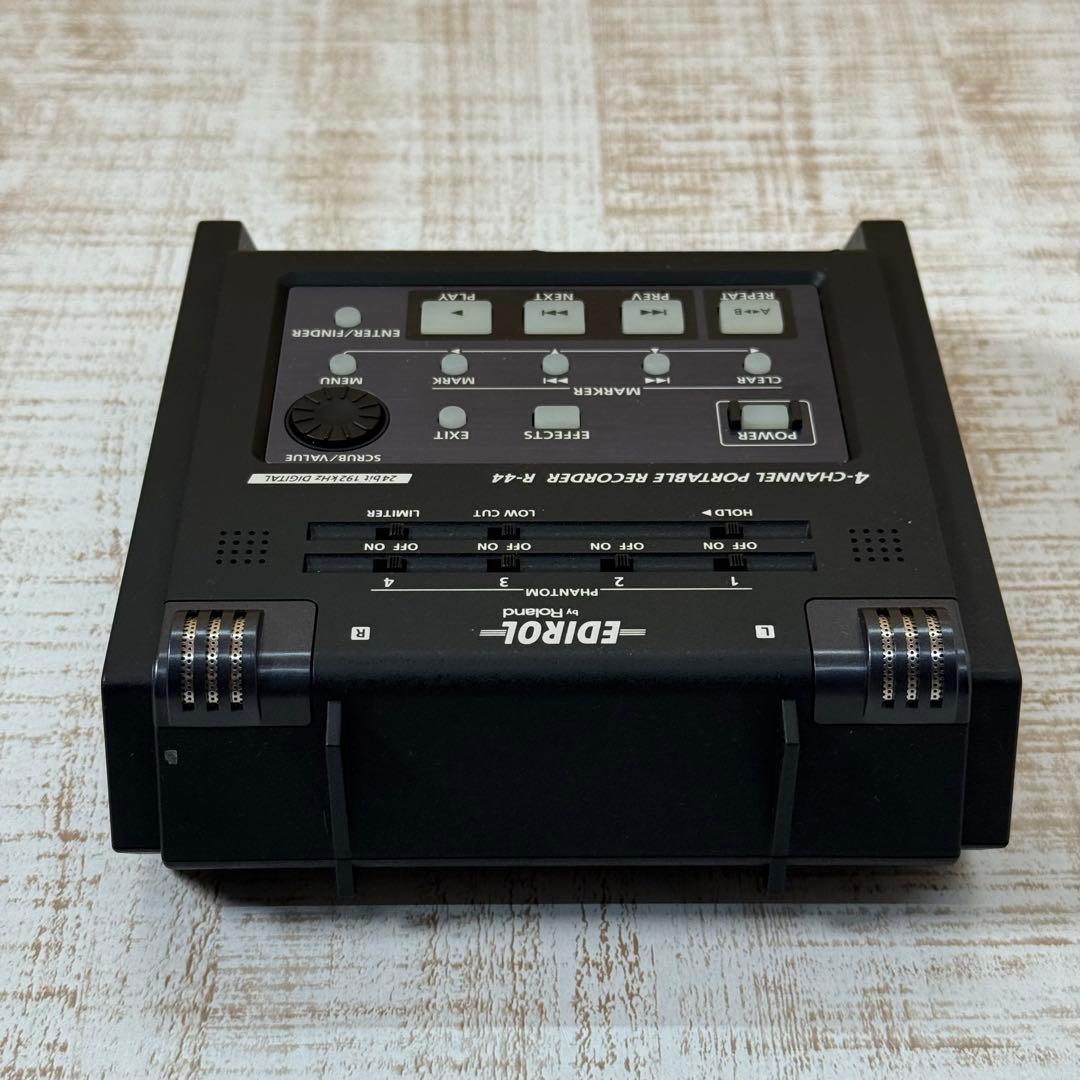 ローランド Roland マルチトラックレコーダー R-44の通販はau PAY