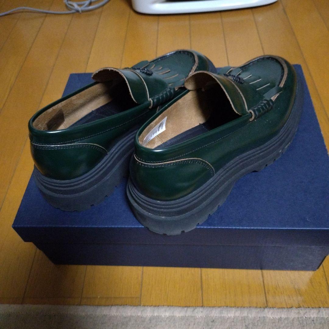 FRED PERRY グリーン フリンジ付きローファー - メルカリ