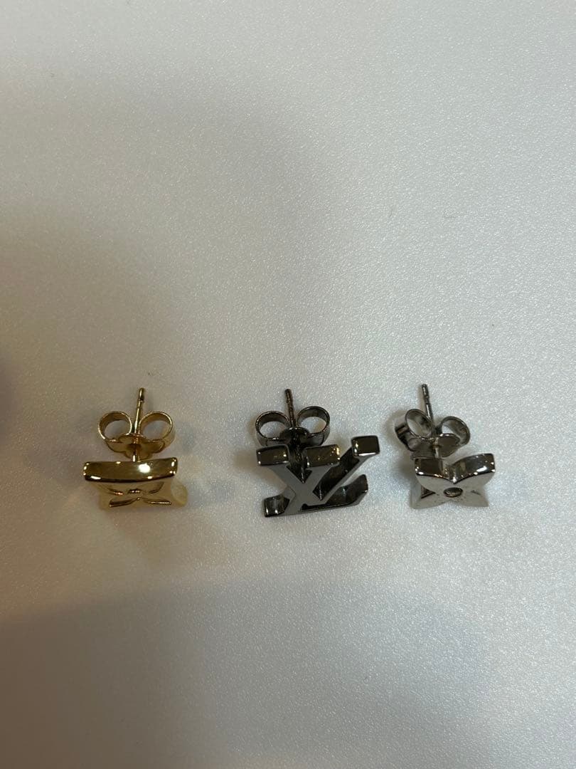 ルイ・ヴィトン LVロゴ・モノグラムピアス 3点セット - メルカリ
