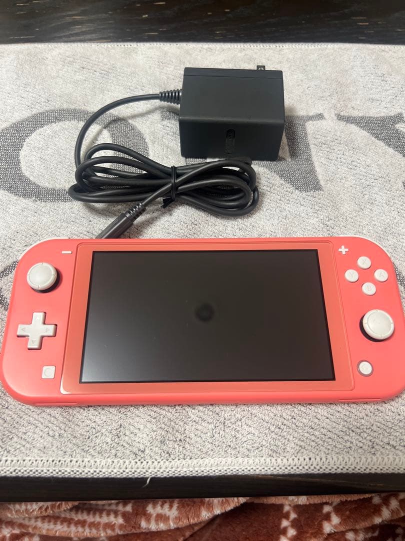 Nintendo switch Lite コーラルピンク Amazon.com: Nintendo Switch Lite - Coral - Switch : Video Games