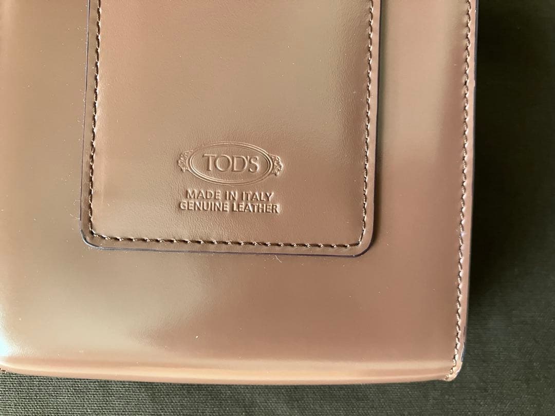 TOD´S トッズ スマホショルダーバッグ ブラウン