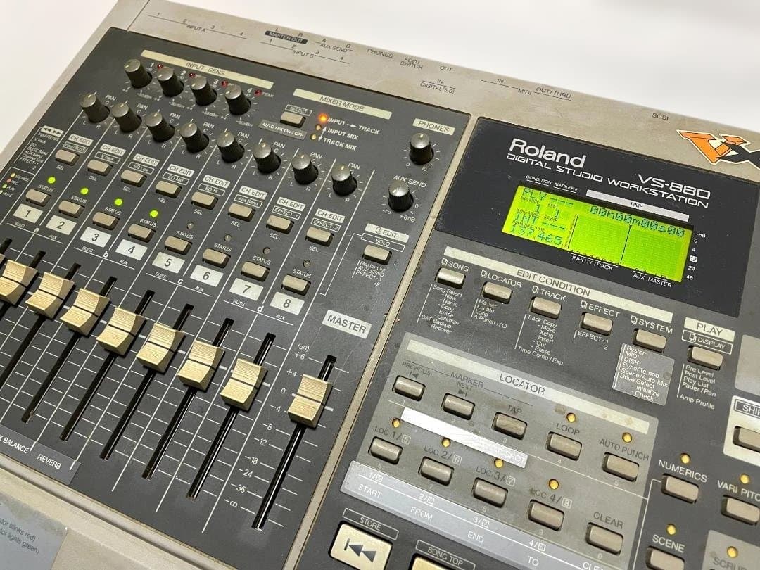 Roland VS-880 マルチトラックレコーダー - メルカリ