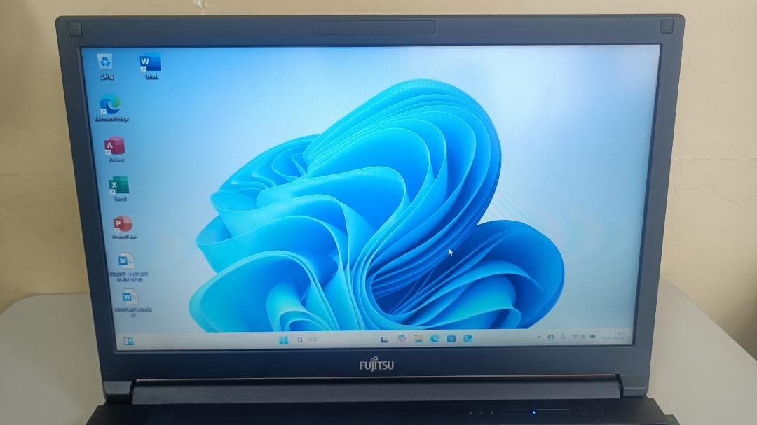 美品ノートパソコンFUJITSU第八世代Corei5 SSD512Gメモリ16G - メルカリ