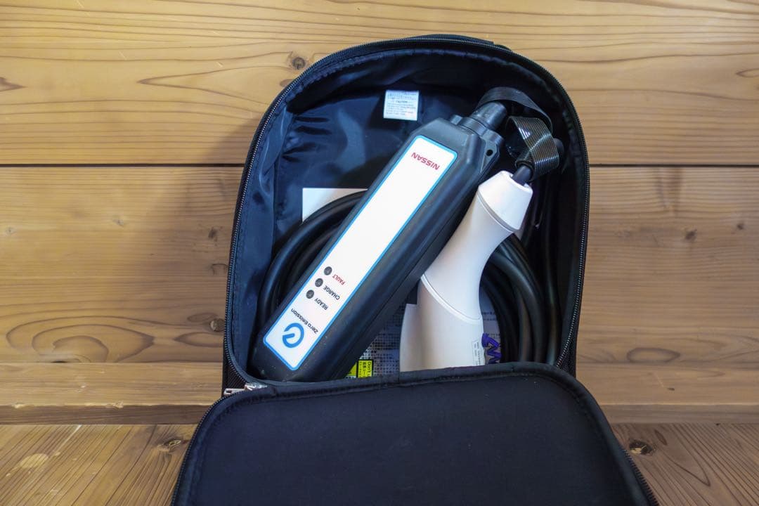 日産純正 EV充電ケーブル 200V 7.5m（専用バッグ・説明書付）