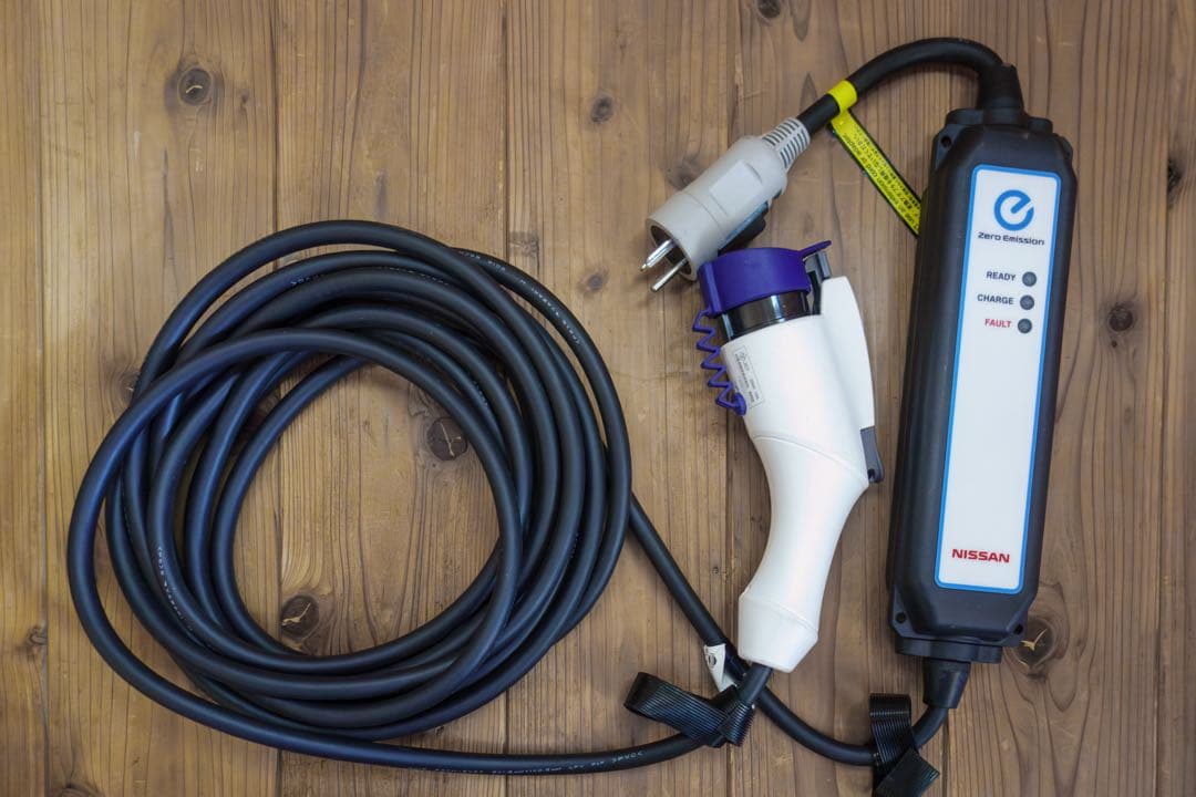 日産純正 EV充電ケーブル 200V 7.5m（専用バッグ・説明書付）
