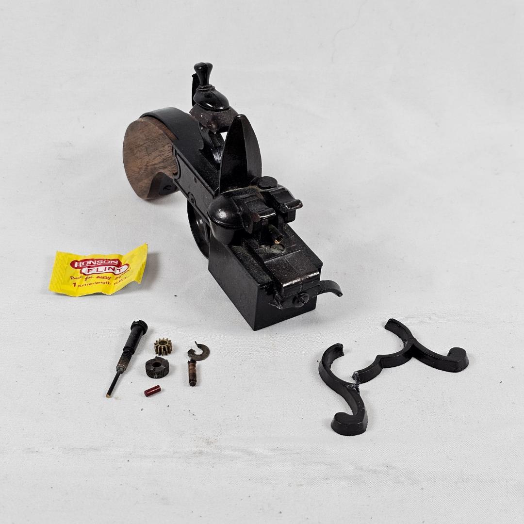 ヴィンテージ ピストル型 卓上小物 2点 ジャンク 修理・置物用 - メルカリ