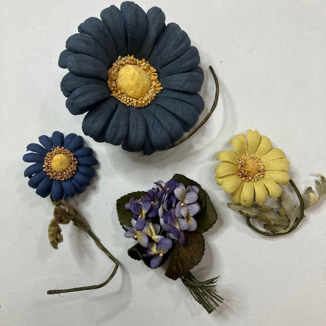 ワンダフルワールド コサージュ4個set ワンダフルワールド コサージュ4個set - メルカリ