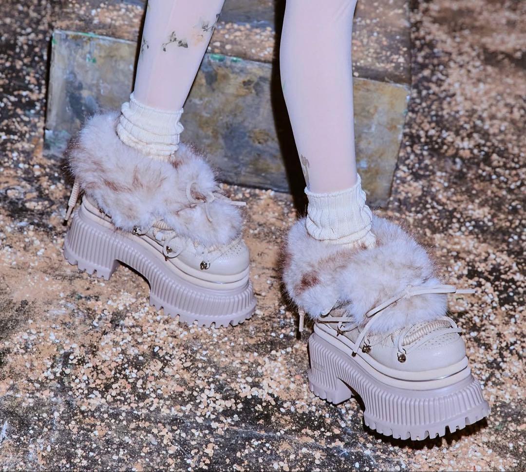 yello SNUG PLATFORM SHORT BOOTS Sサイズ - メルカリ