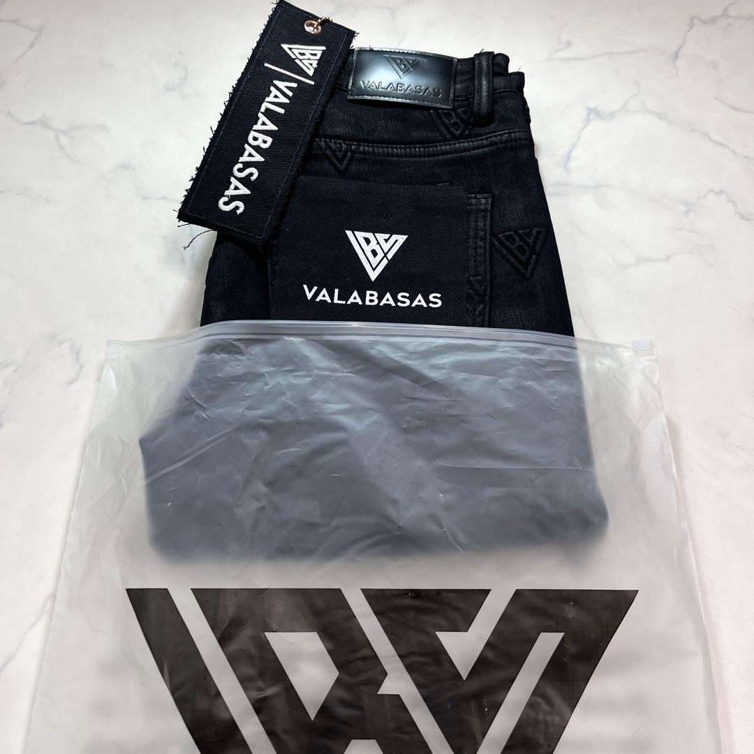 新品 valabasas モノグラムスキニーフレアデニム ワックス加工 黒 30