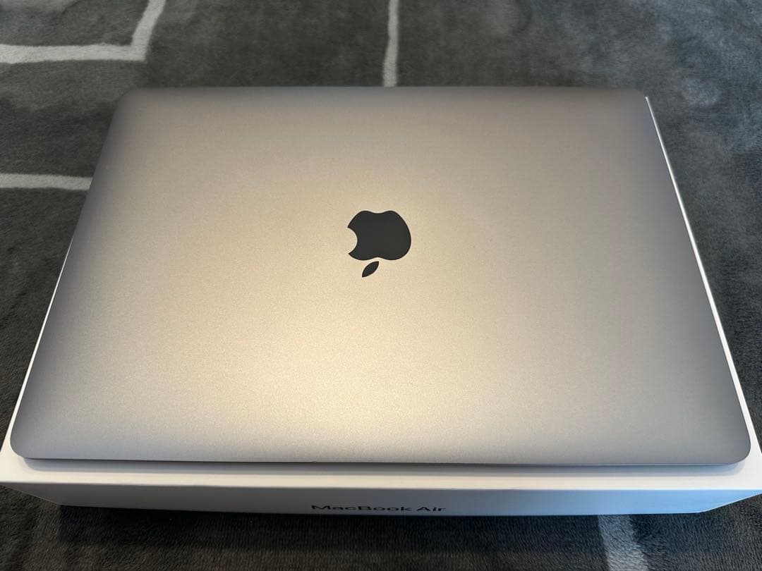 (バッテリー99%)M1 MacBookAir13インチスペースグレー256GB 13.3インチMacBook Air [整備済製品] 8コアCPUと8コアGPUを搭載した