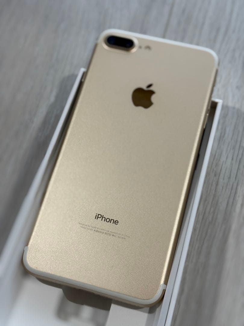 iPhone 7 Plusゴールド128GB 箱付付属品なし docomoロック - メルカリ