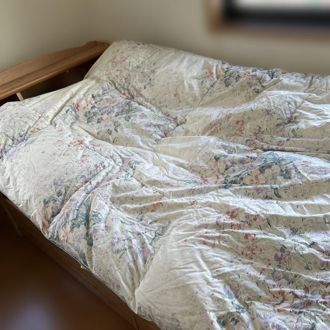 5.ホワイトダウン　高級羽毛布団　Ｄ90％来客用　ほぼ未使用　あったか1.4kg 大増量1.3kg】フランス産ホワイトダウン90％ DP400 軽量生地でふわふわ