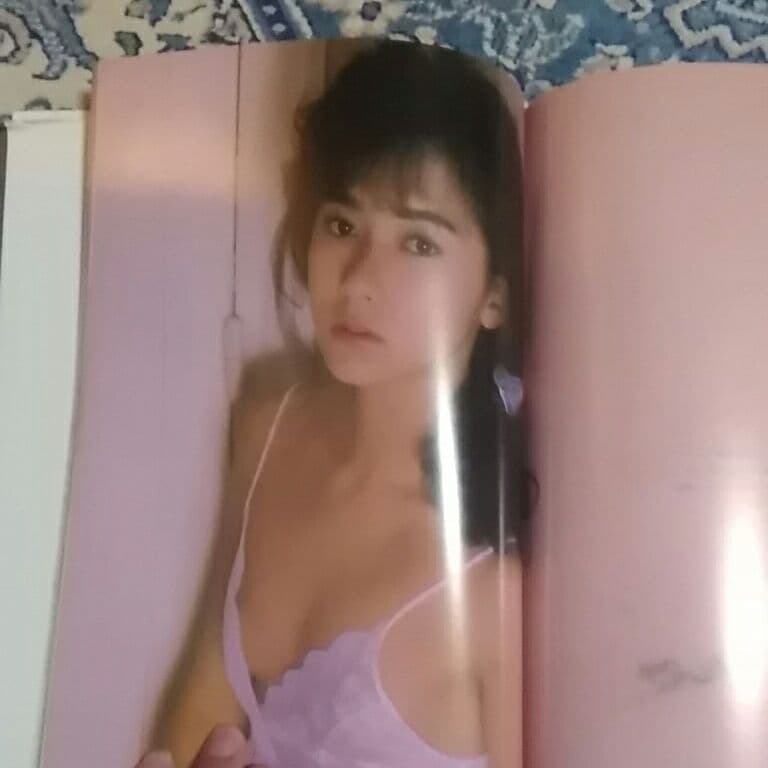 斉藤慶子写真集 採光の個室