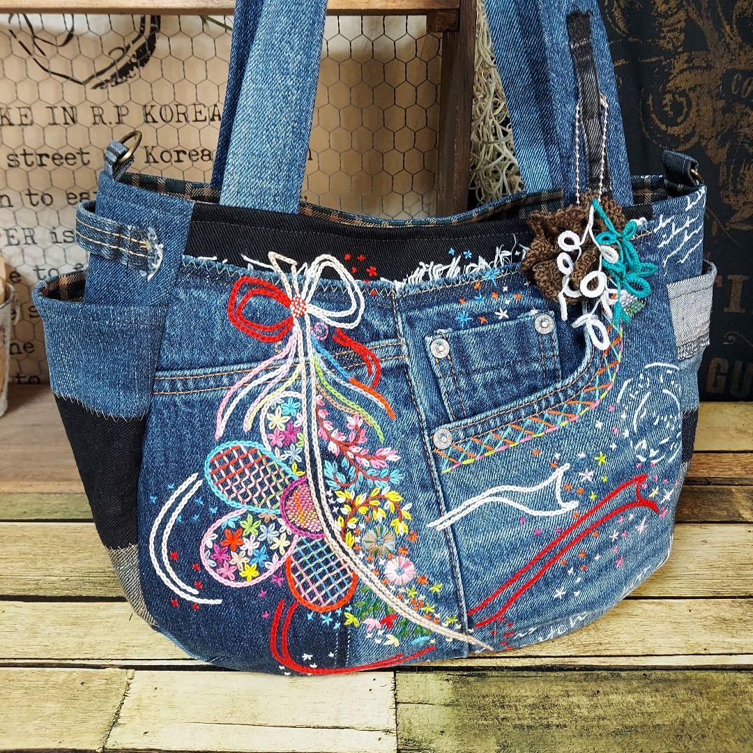 刺繍デニムバック　No.646　デニムリメイク　チューリップバック　丸いバック 刺繍デニムバック No.574 デニムリメイク ショルダーバッグ 刺繍バック