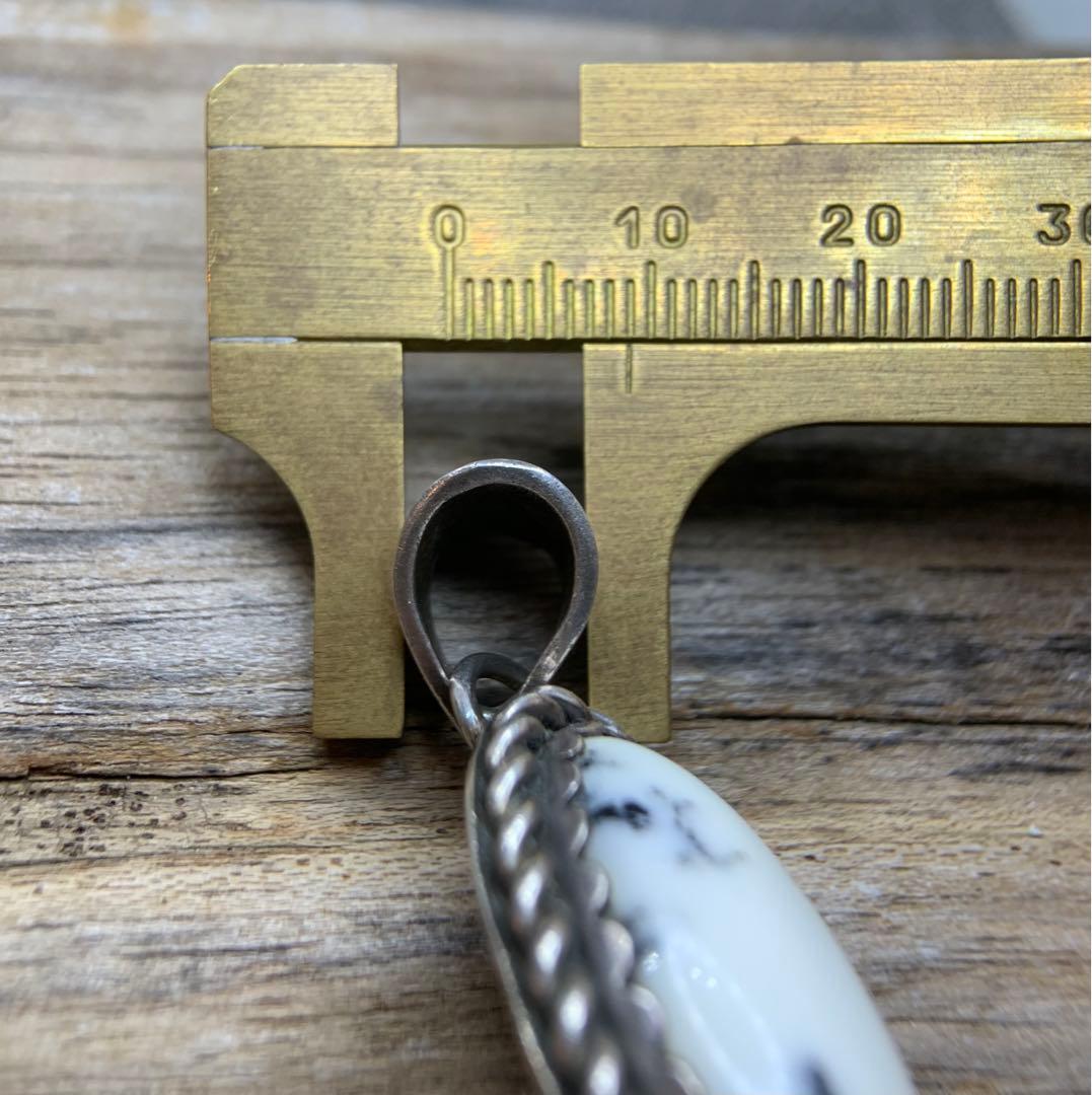 期間限定値下げ】ターコイズ・ペンダント ホワイトバッファロー tn718