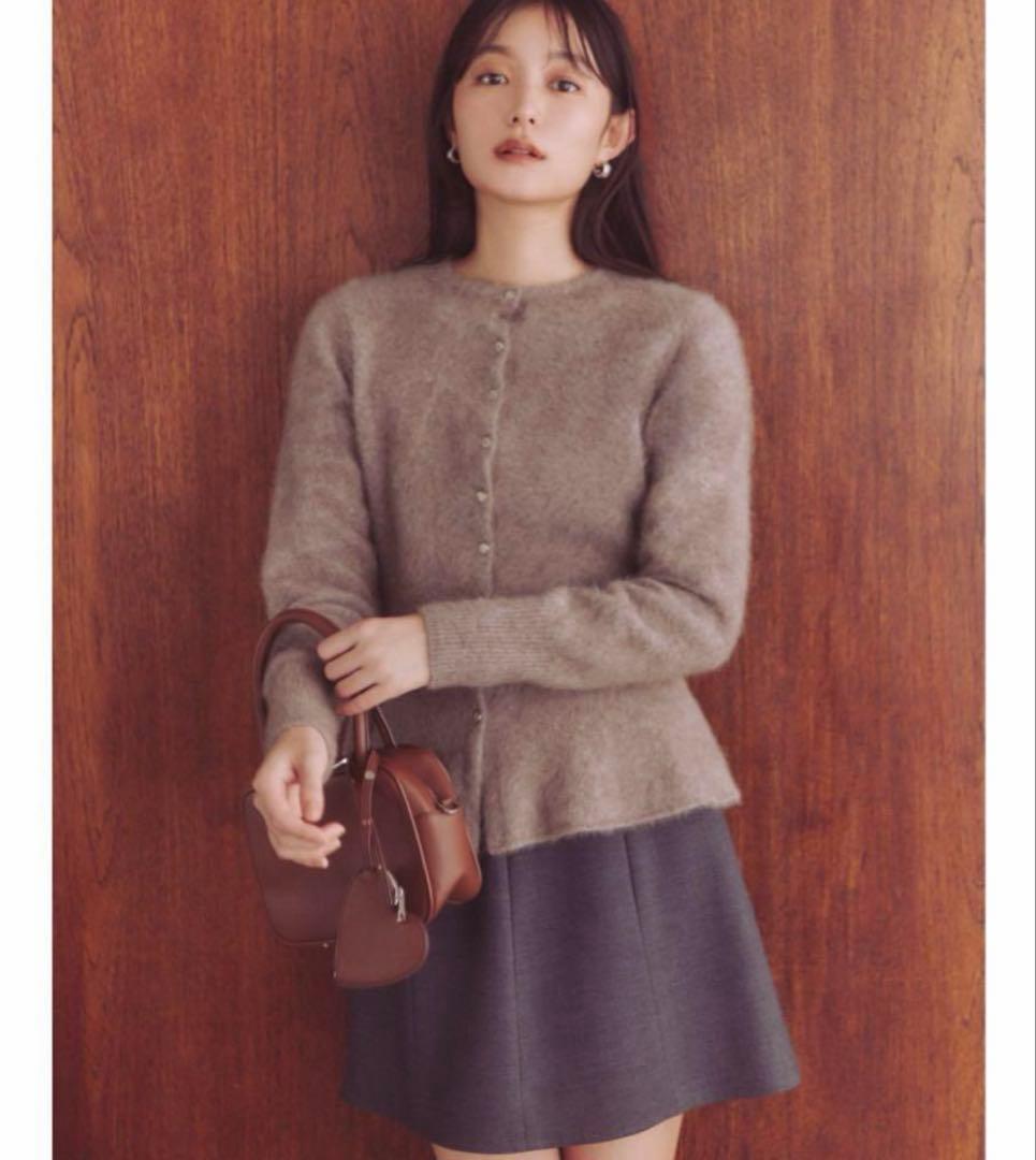 FRAY I.D FOXカシミアペプラムカーディガン モカ FRAY I.D（フレイアイディー）の「FOXカシミアペプラムカーディガン