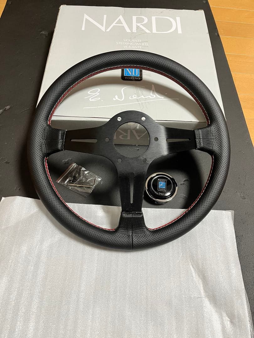 14インチ ナルディクラシック アルミ製ディープディッシュ レッド