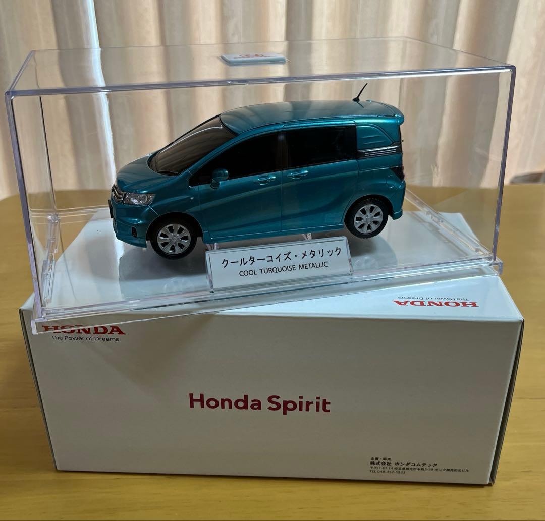 フリード スパイク ミニカー 1/43スケール ケース付き - メルカリ