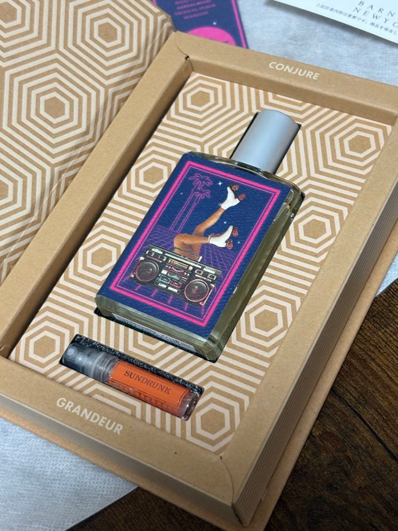 【IMAGINARY AUTHORS】インラブウィズエブリシング IN LOVE WITH EVERYTHING – Red, Gold & Green