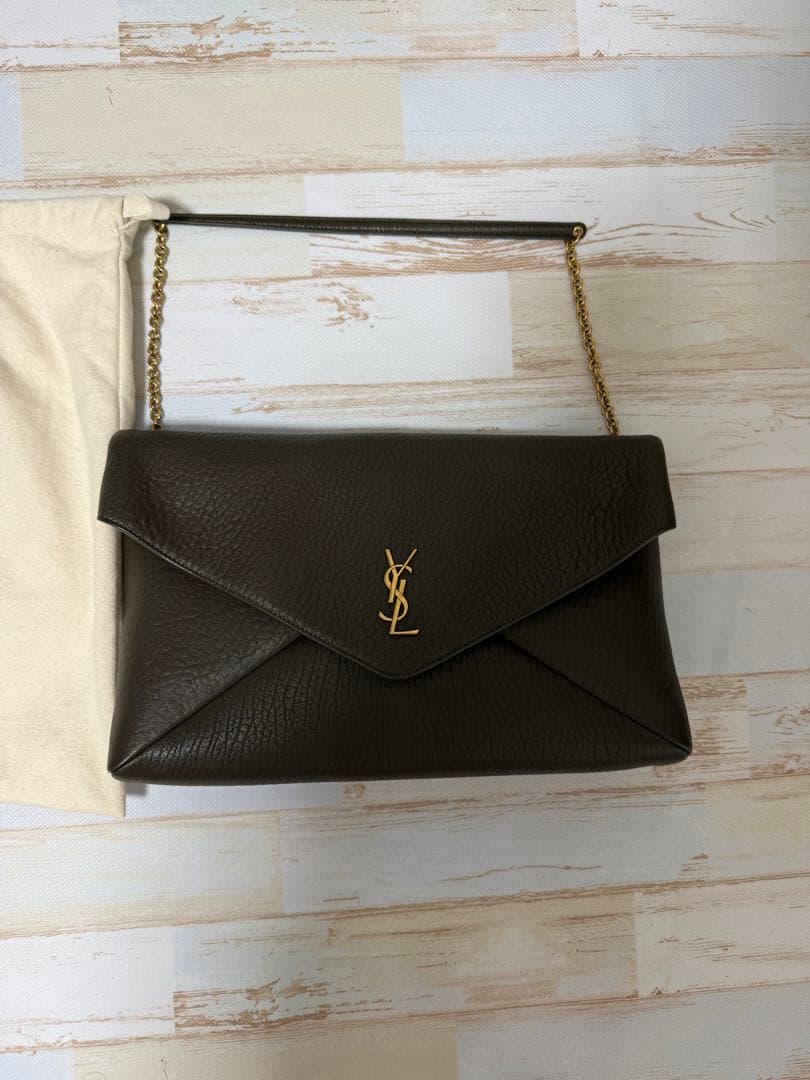 SAINT LAURENTカサンドラ チェーンポーチ　 ライトムスク SAINT LAURENTカサンドラ チェーンポーチ ライトムスク - メルカリ