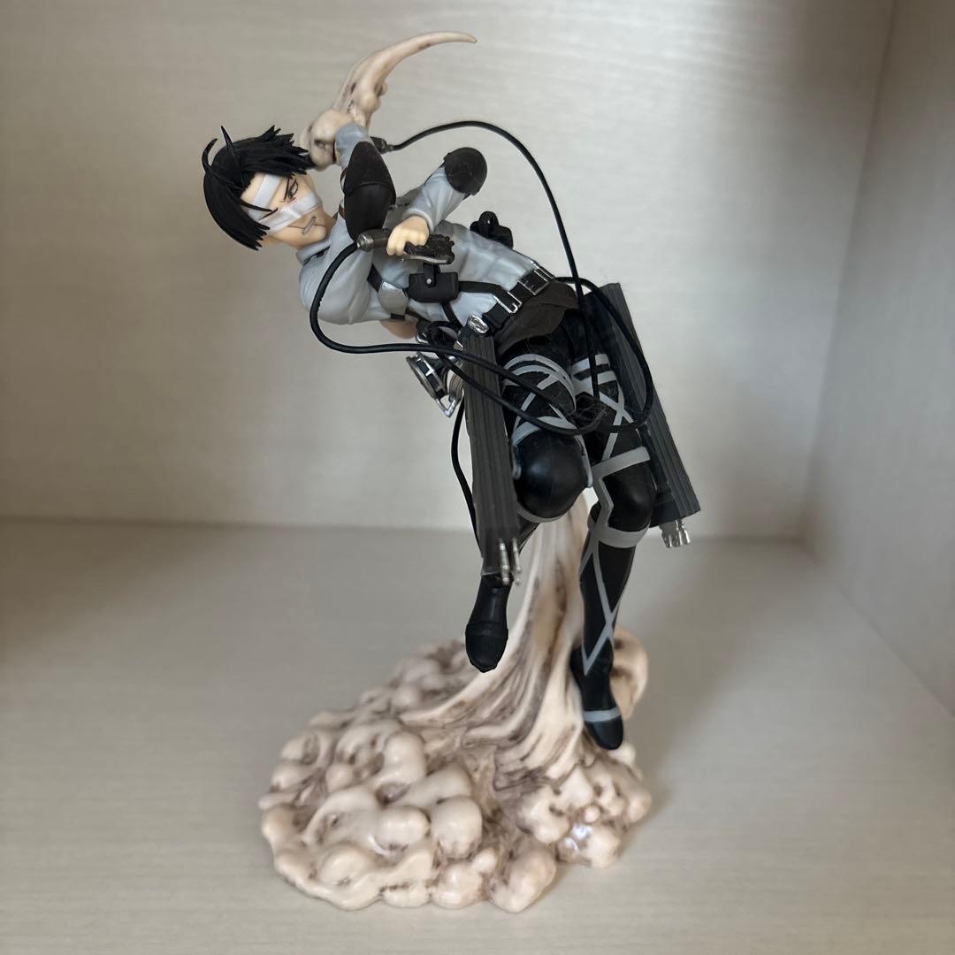 リヴァイ兵長 フィギュア ファイナル 一番くじ - メルカリ